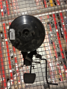 Вакуумный усилитель тормозов с педалями без главного тормозного цилиндра HYUNDAI HD 65