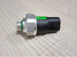 Датчик  давления кондиционера Оригинал Geely MK2( діаметр 11мм)